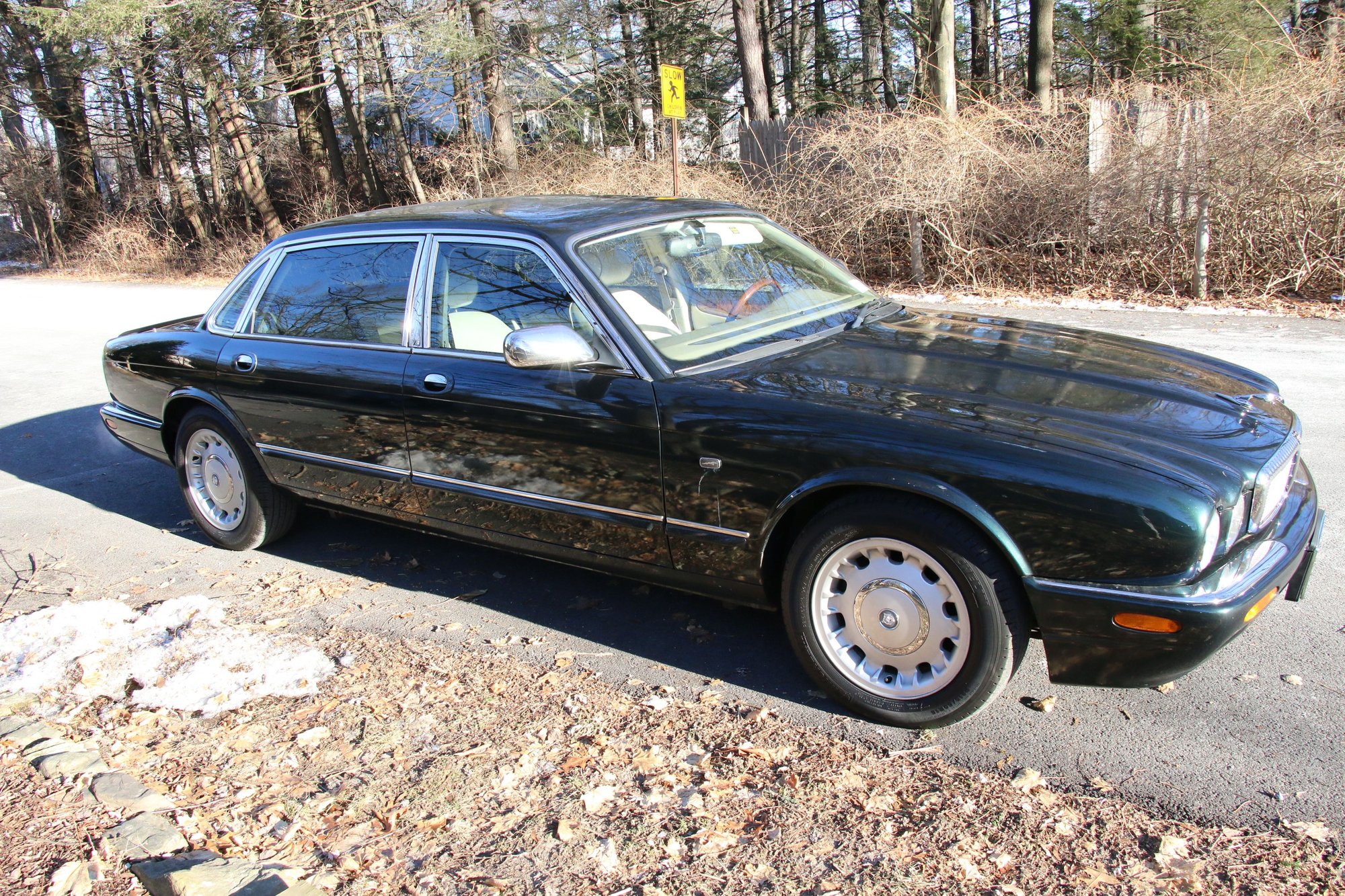 1998 Jaguar Vanden Plas - 1998 Jaguar Vanden Plas XJ8 - Used - VIN SAJKX624XWC837130 - 106,800 Miles - 8 cyl - 2WD - Automatic - Sedan - Other - Wappingers, NY 12601, United States