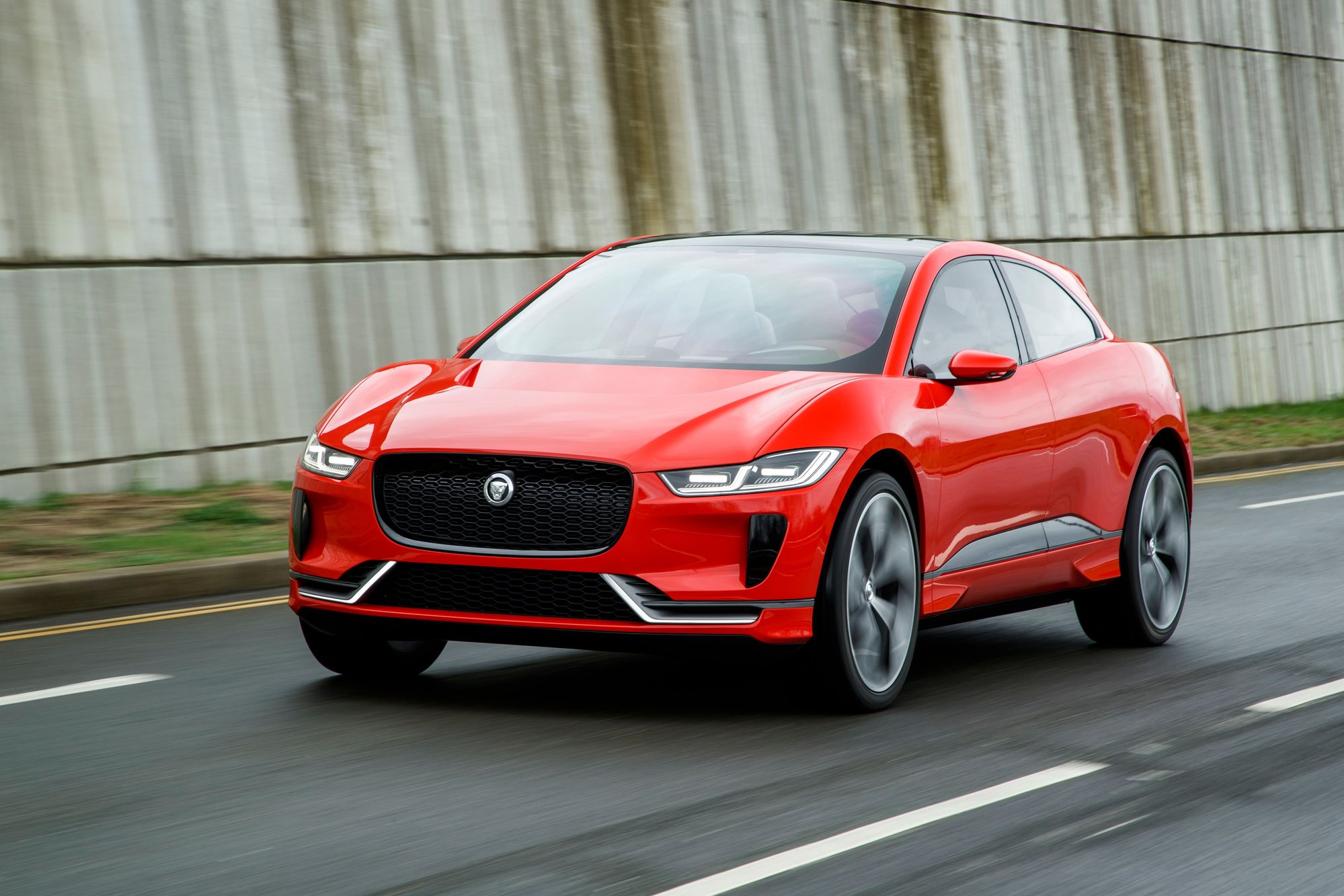 Audio Video/Electronics - I-Pace Concept. USB stick. Pics , videos and brochures [ in French and Dutch]. - Used - 2017 Jaguar I-Pace - Nunspeet, Netherlands