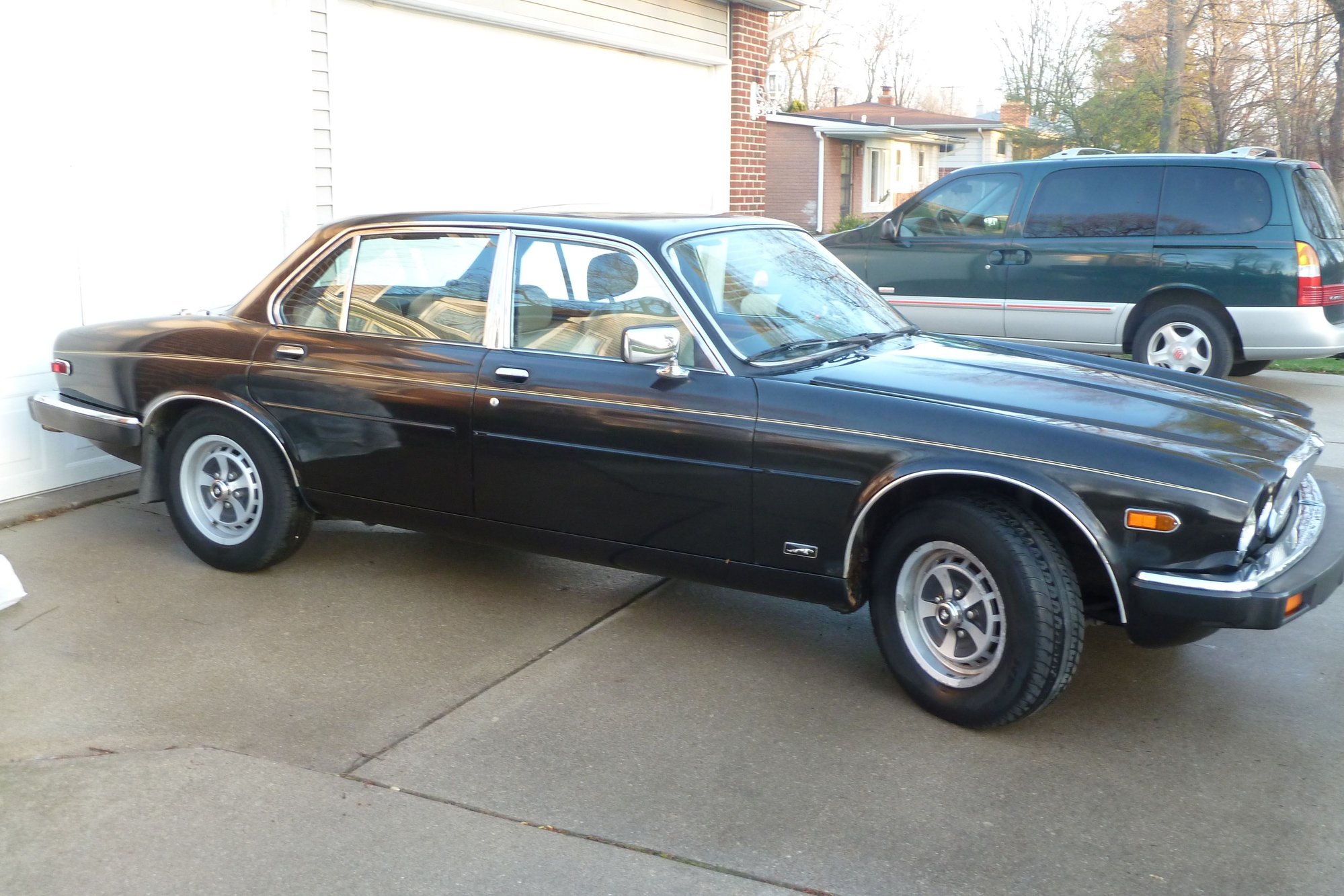 1982 Jaguar Vanden Plas - 1982 Jaguar XJ6 Vanden Plas 109,163 miles daily driver $600 minus IFS or for parts - Novi, MI 48375, United States