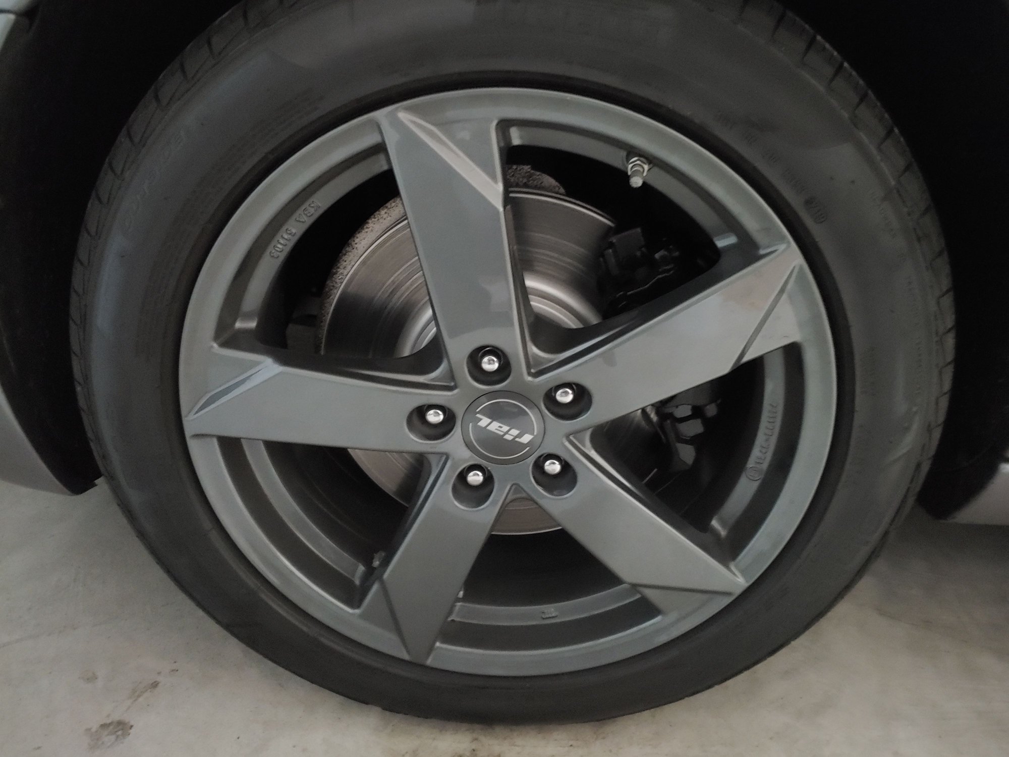 2008 Jaguar XJ8 - Super Clean 2008 XJ with Extras!! - Used - VIN SAJWA71B48SH28022 - 64,820 Miles - 8 cyl - 2WD - Automatic - Sedan - Gray - Severn, MD 21144, United States