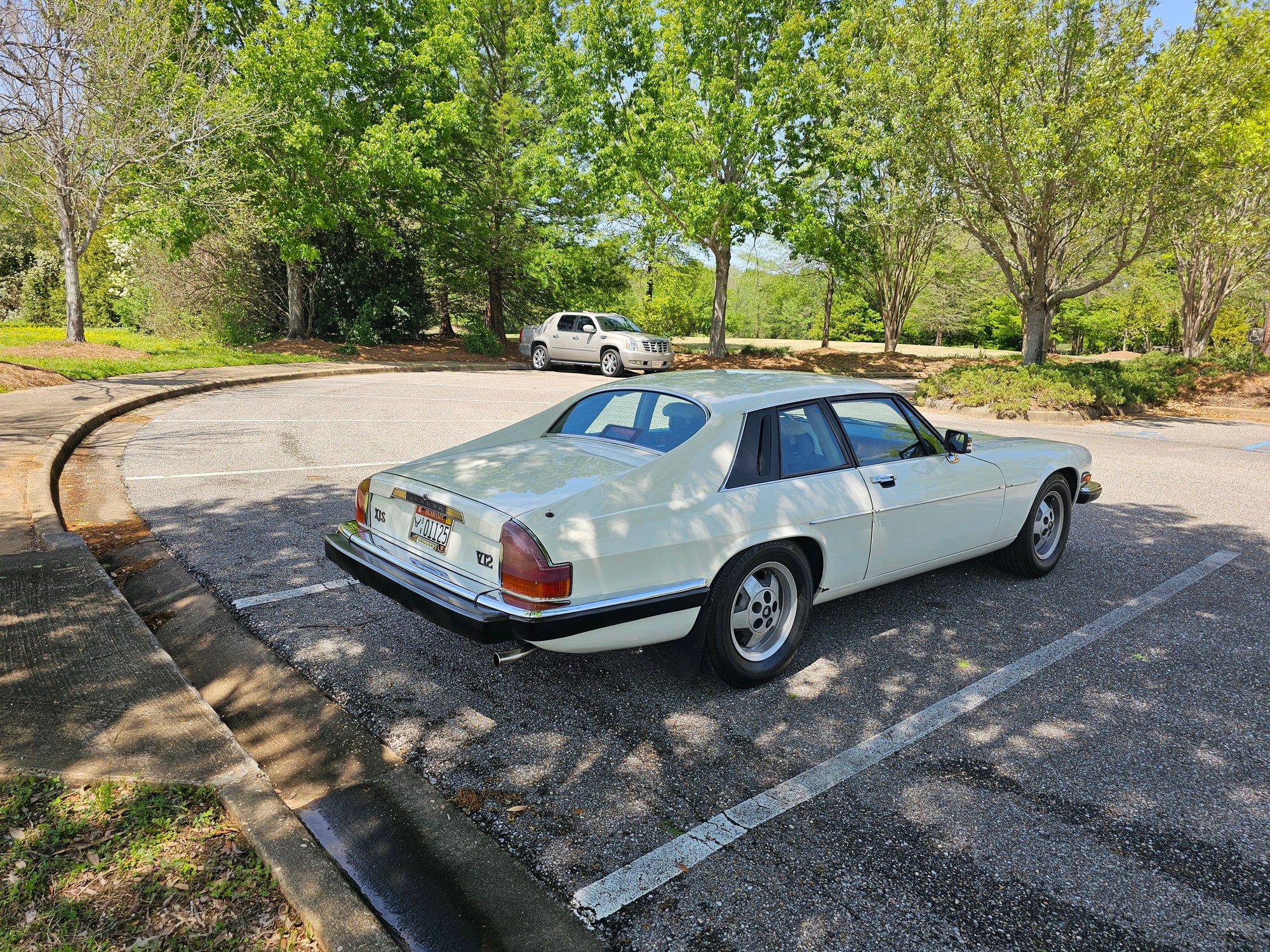 1988 Jaguar XJS - 1988 Jaguar XJS V12 - Used - VIN SAJNA5845JC144040 - 121,010 Miles - 12 cyl - Automatic - Coupe - White - Montgomery, AL 36116, United States