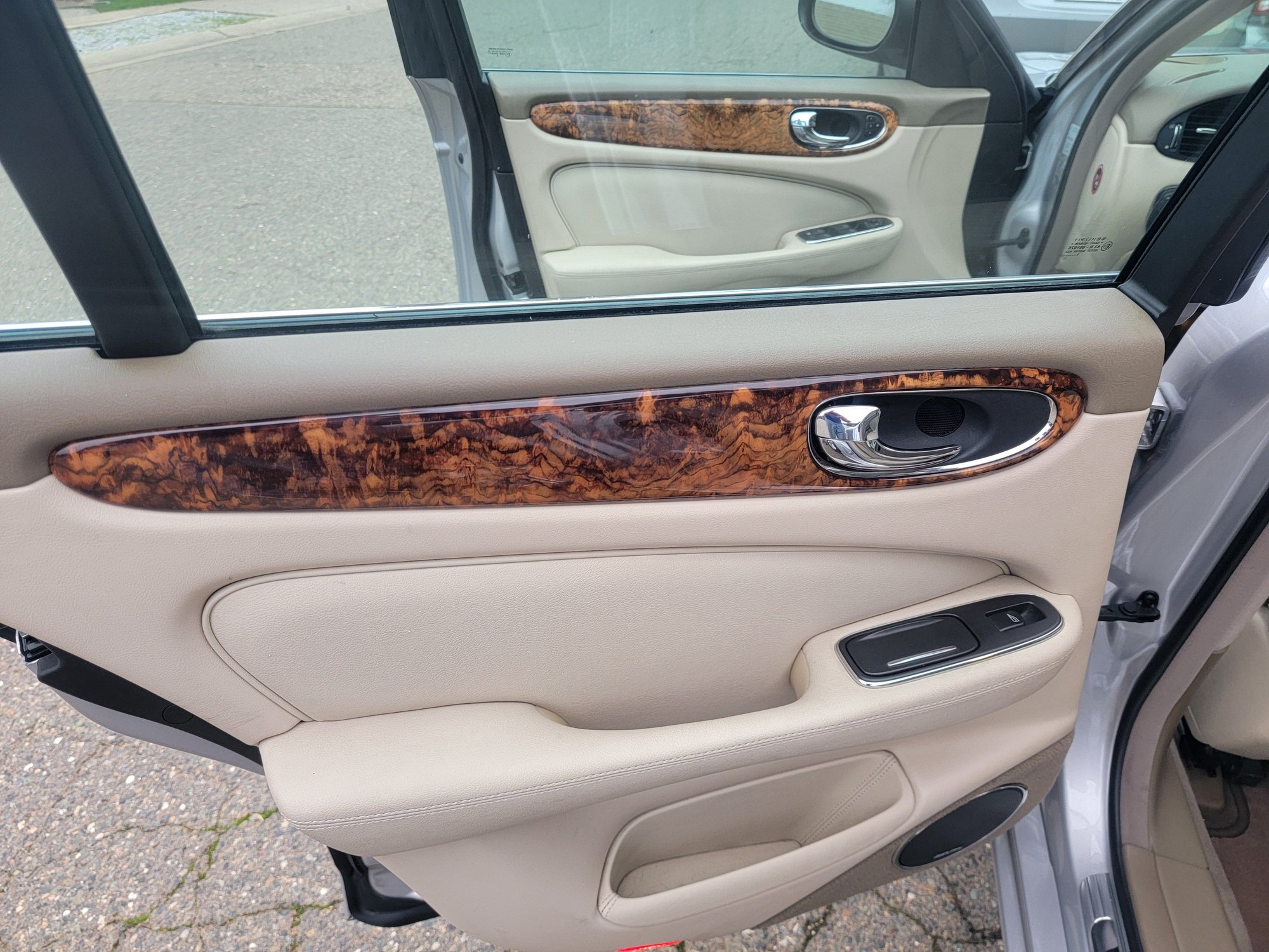 2004 Jaguar XJ8 - 2004 XJ8 for sale - New - VIN SAJWA71C14SG16572 - 133,000 Miles - 8 cyl - 2WD - Automatic - Sedan - Silver - Cameron Park, CA 95682, United States