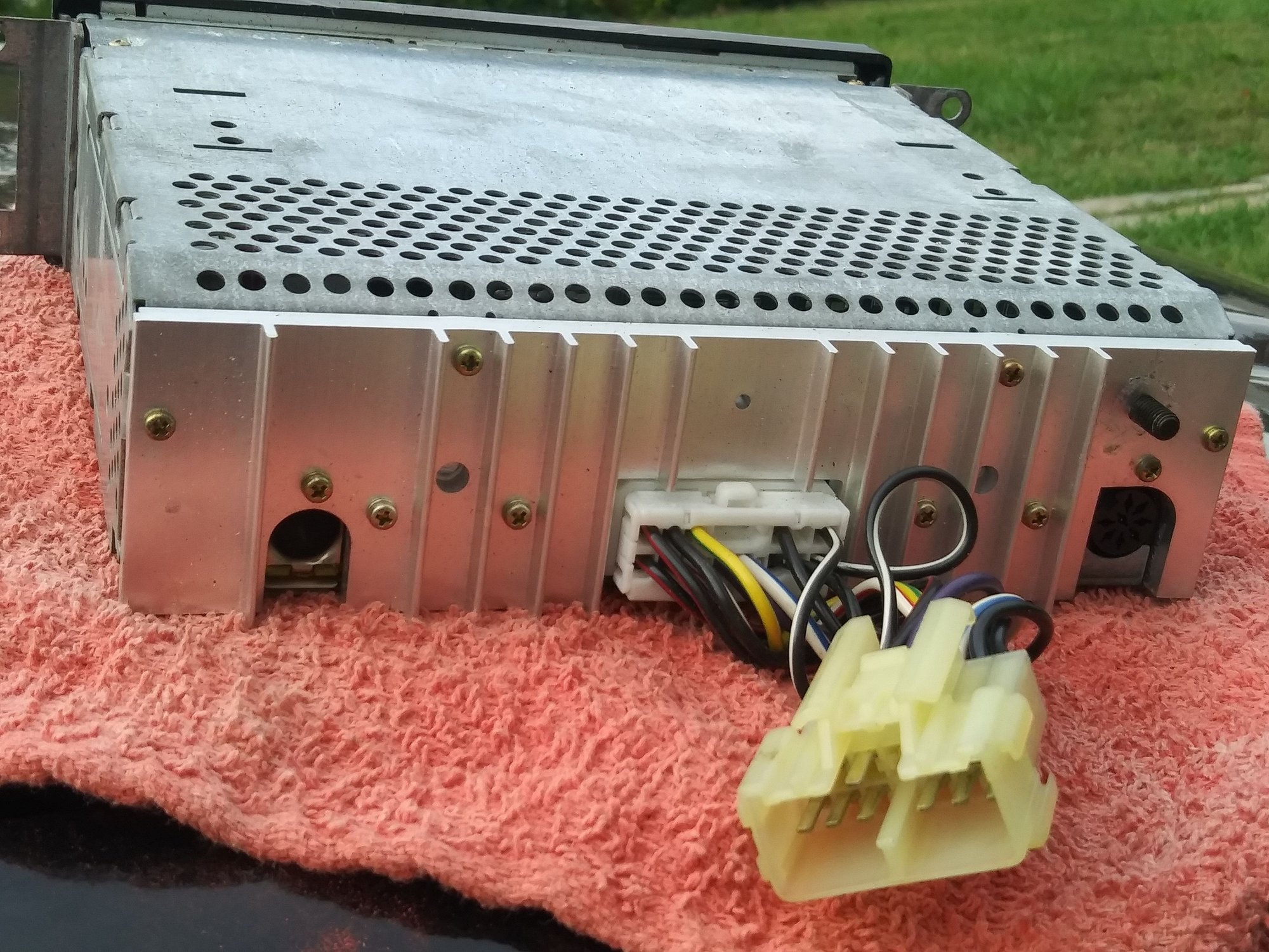 Audio Video/Electronics - Original radio from MY 92 - Used - All Years Jaguar XJS - Baltimore, MA 21206, United States