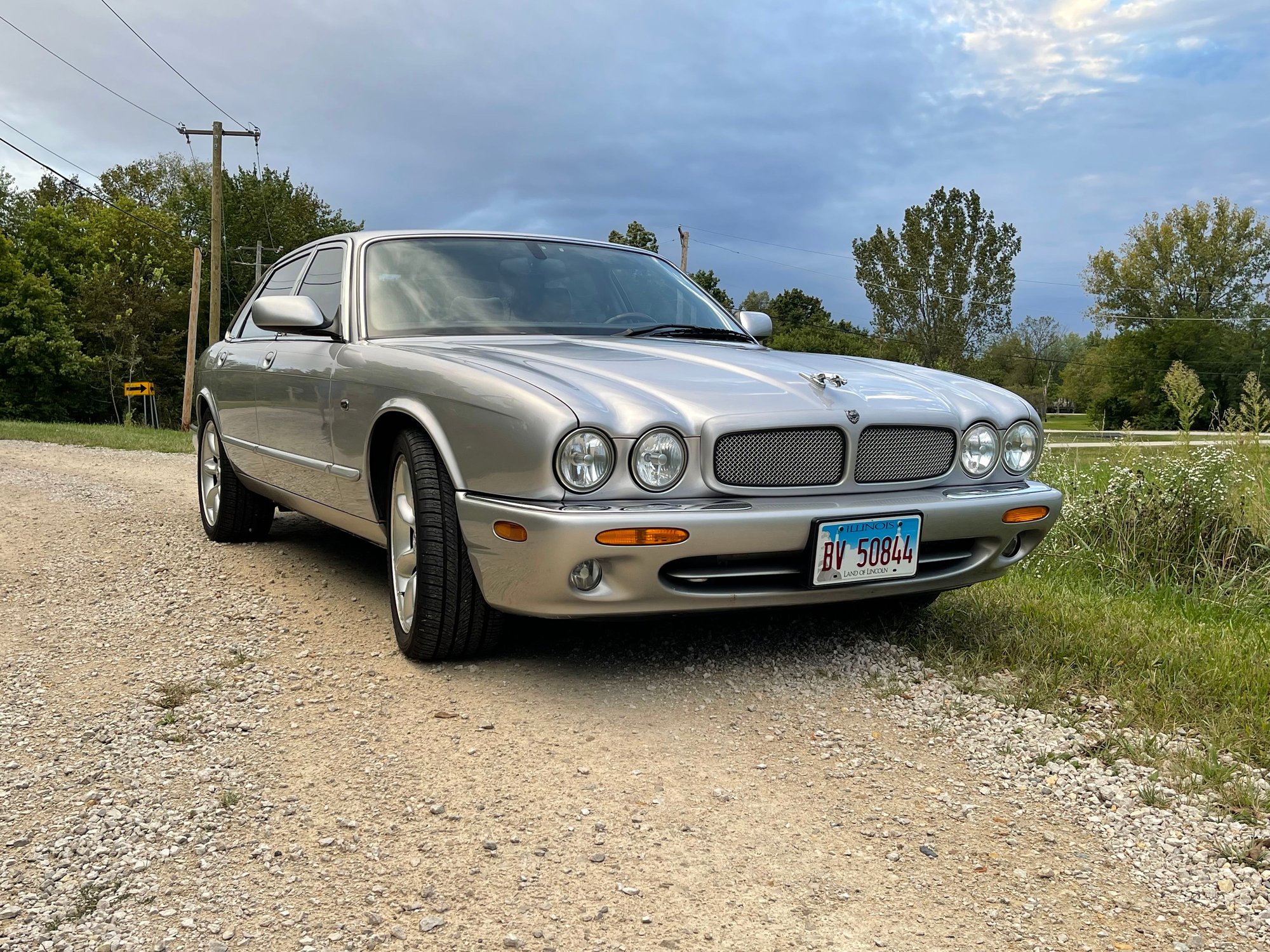 2000 Jaguar XJR - Extremely clean 2000 XJR 90k miles - Used - VIN Wmwsv3c59bty13385 - 90,000 Miles - 8 cyl - 2WD - Automatic - Sedan - Silver - Oswego, IL 60543, United States