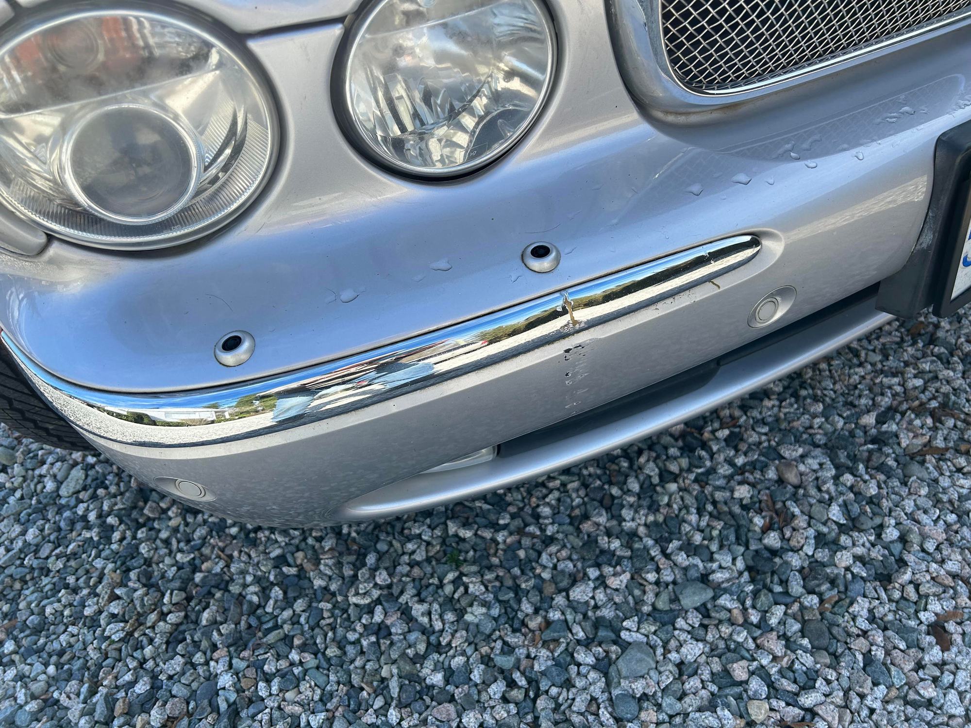 Exterior Body Parts - Wanted Jaguar 2006 XJ8 VP Chrome strip - Used - 2006 Jaguar Vanden Plas - Langley, BC V1M2J6, Canada