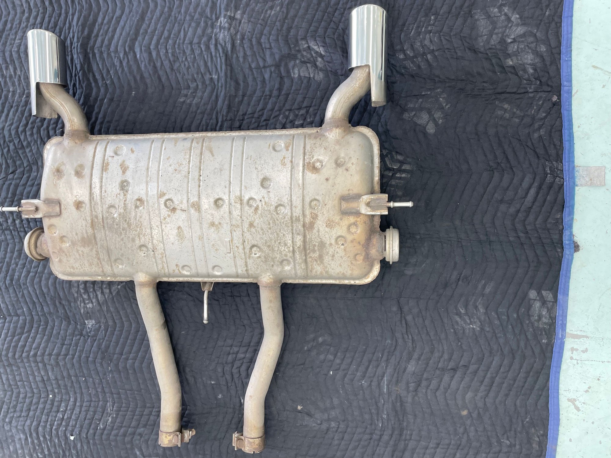 Engine - Exhaust - 2007 4.2L without supercharger muffler & pipe (backbox) complete - Used - 2007 to 2011 Jaguar XK - Springfield, NH 03284, United States