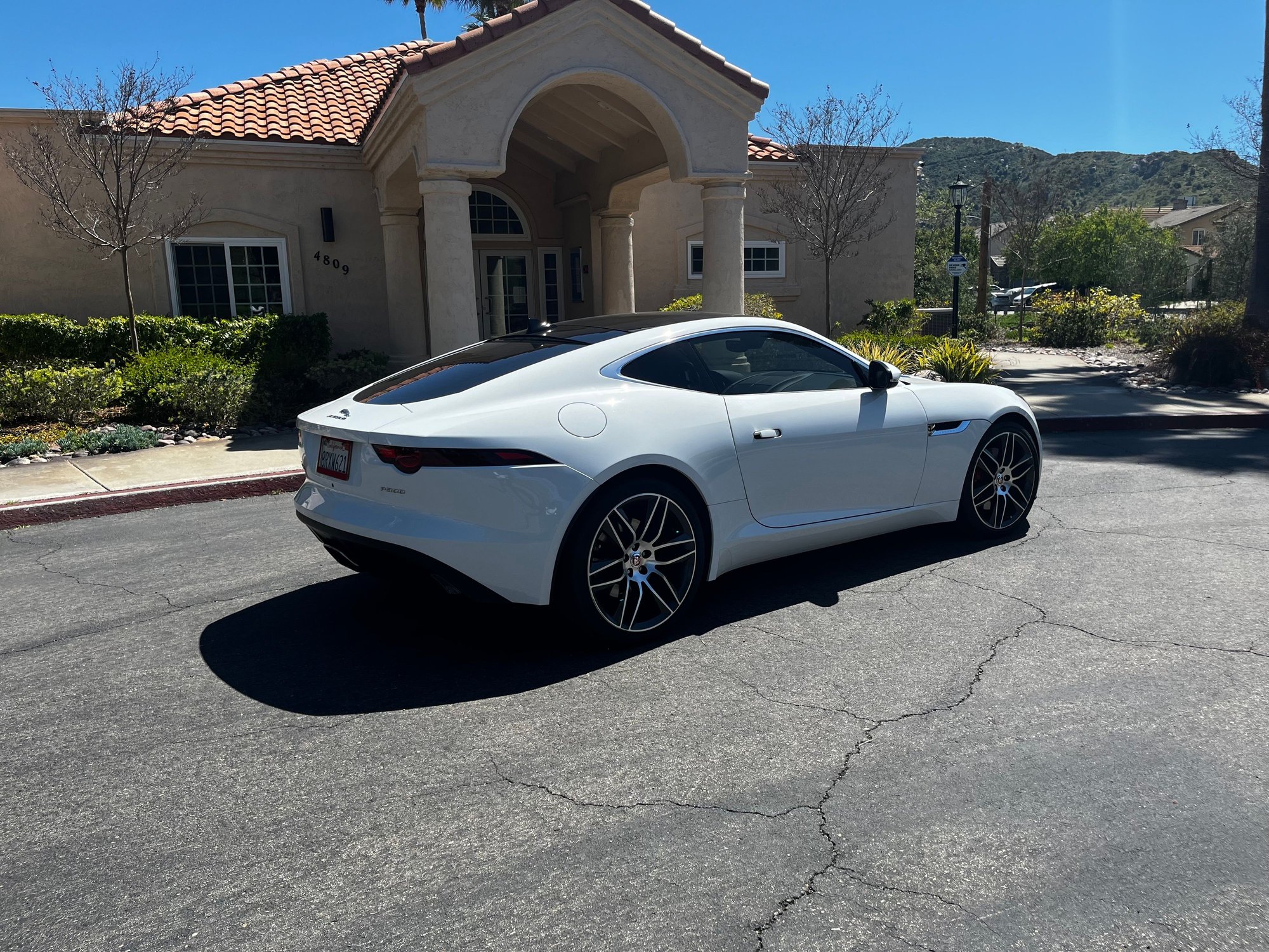 2020 Jaguar F-Type - 2020 F-Type P300 Coupe - Used - VIN SAJDD1GX3LCK68530 - 13,481 Miles - 4 cyl - 2WD - Automatic - Coupe - White - Fallbrook, CA 92028, United States