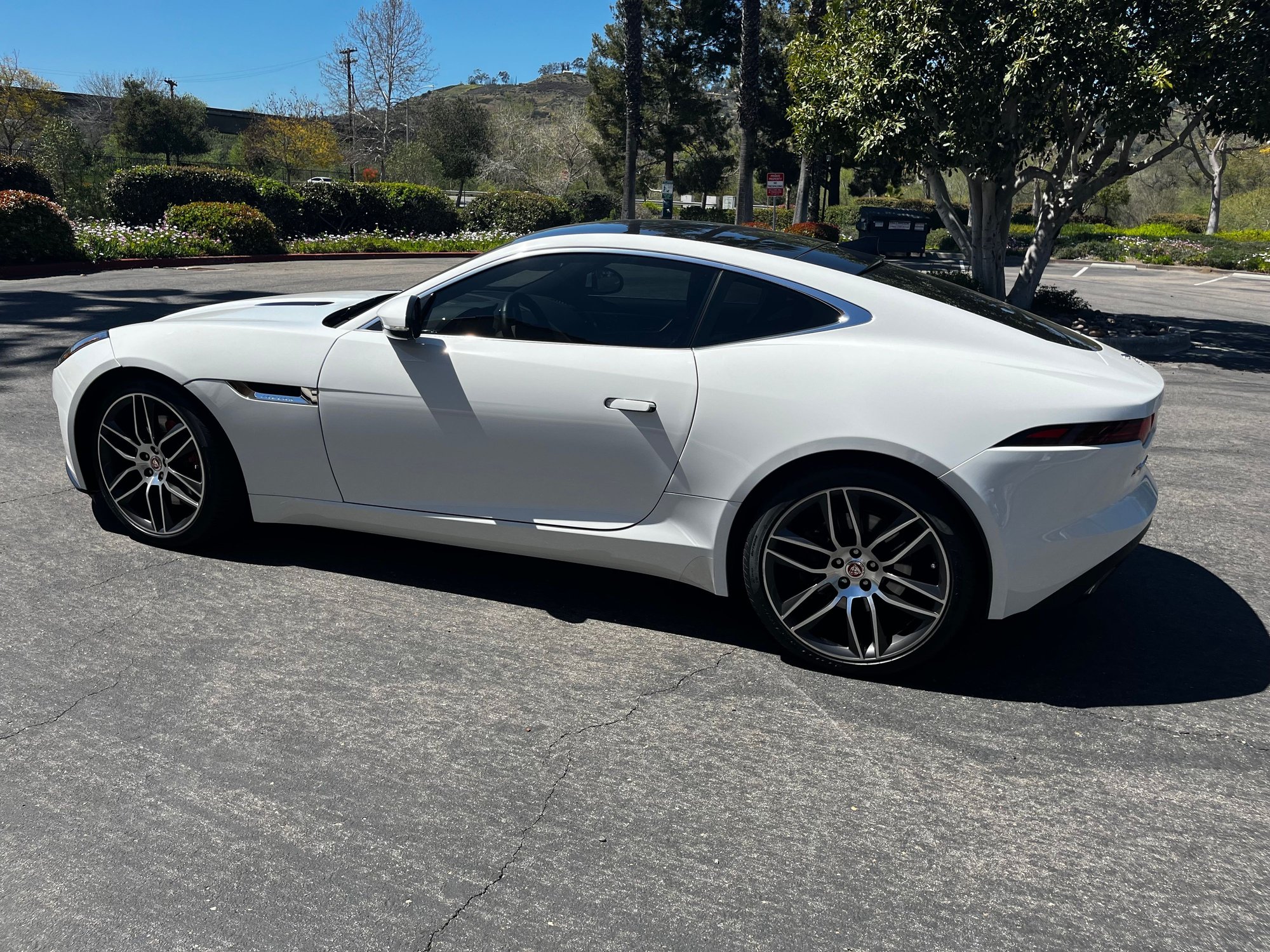 2020 Jaguar F-Type - 2020 F-Type P300 Coupe - Used - VIN SAJDD1GX3LCK68530 - 13,481 Miles - 4 cyl - 2WD - Automatic - Coupe - White - Fallbrook, CA 92028, United States
