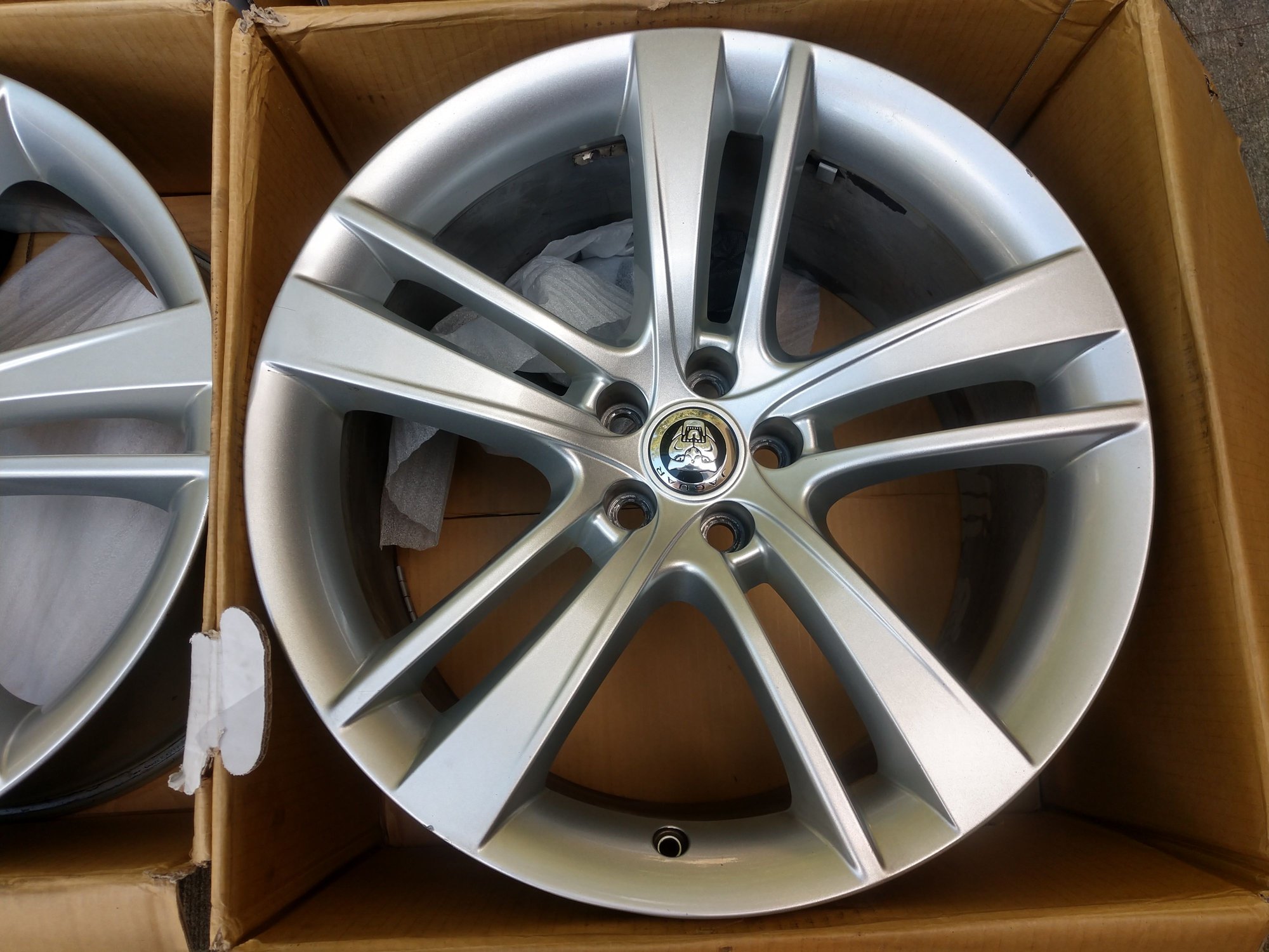 Wheels and Tires/Axles - OEM 20" silver Cyclone wheels - Used - 2013 to 2019 Jaguar F-Type - Madisonville, LA 70447, United States