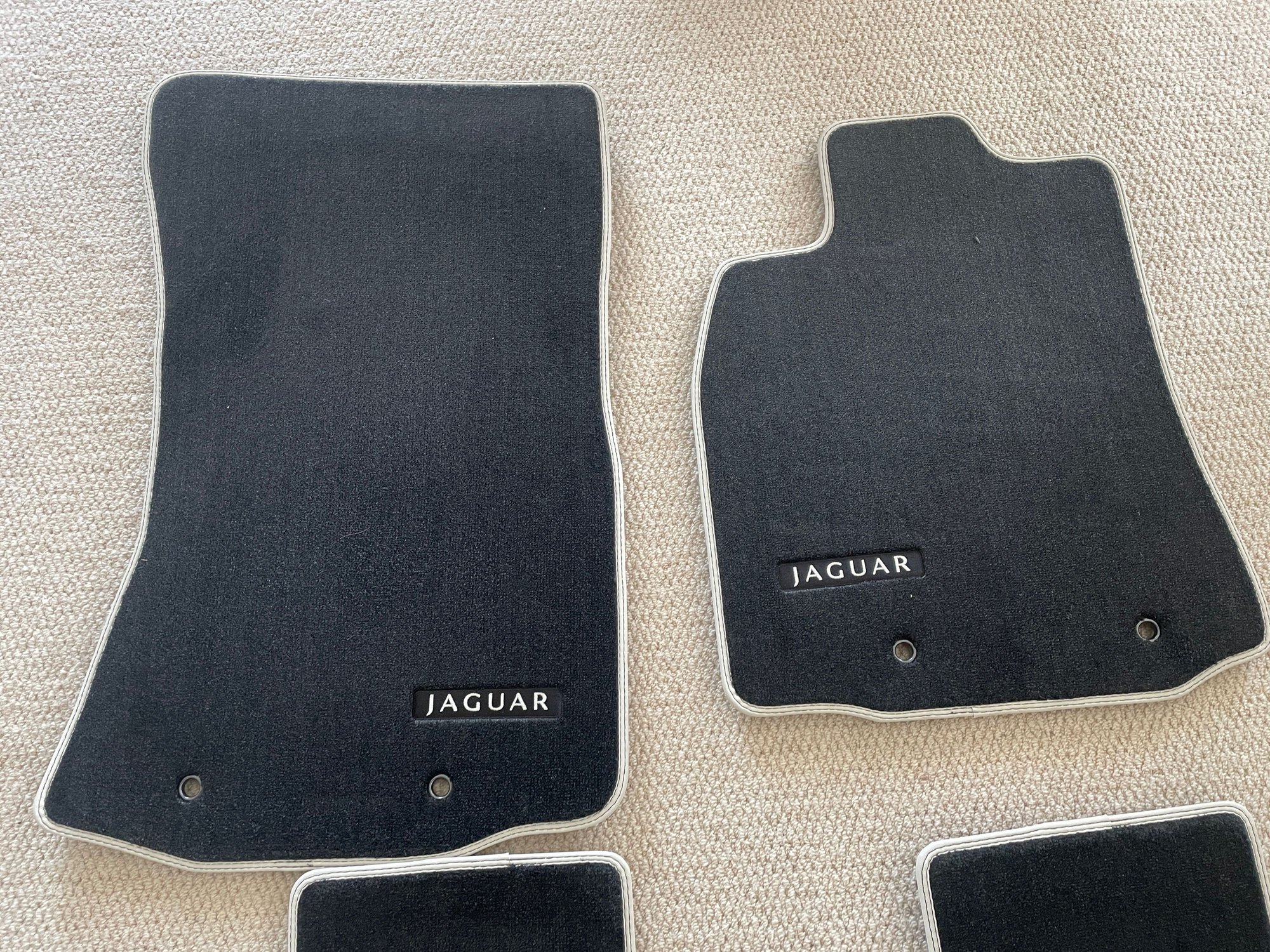 Accessories - XJ 351 Ebony with Ivory LWB floor mats - New - 0  All Models - Niagara On The Lake, ON L0S1J0, Canada