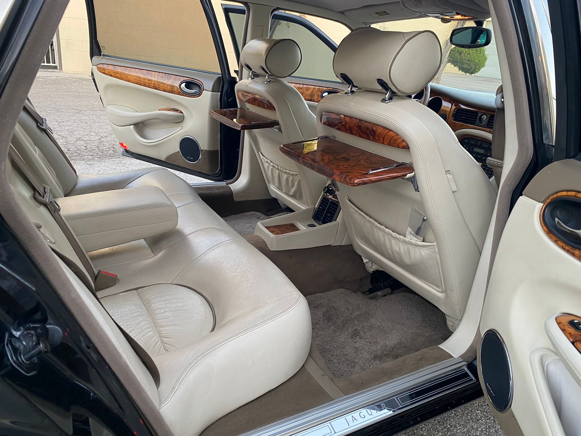 1998 Jaguar Vanden Plas - Super Clean 1998 XJ8 VDP - Used - VIN SAJKX624XWC842389 - 105,000 Miles - 8 cyl - 2WD - Automatic - Sedan - Black - Northridge, CA 91324, United States