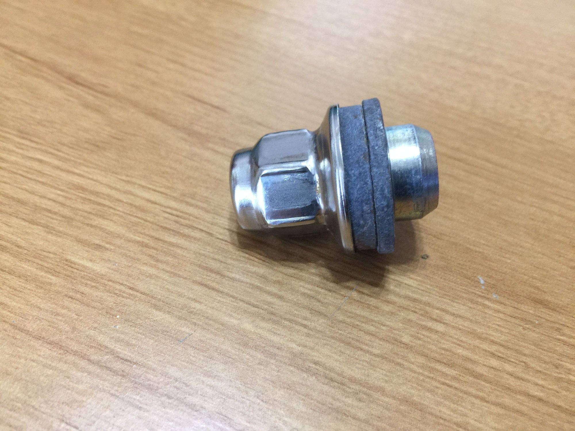 Wheels and Tires/Axles - OEM Wheel Lug Nuts - Used - 2004 to 2009 Jaguar XJ - Stuart, FL 34997, United States