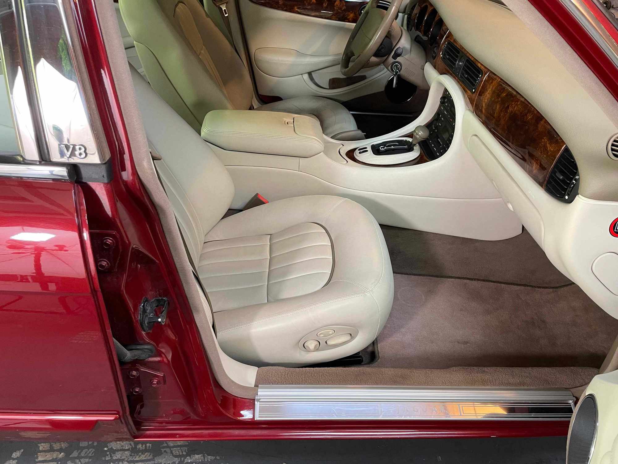 2003 Jaguar XJ8 - Beautiful 2003 Jaguar XJ8 in Great Condition for Sale - Used - VIN SAJDA14C03LF53943 - 69,550 Miles - 8 cyl - 2WD - Automatic - Sedan - Red - Hendersonville, NC 28379, United States