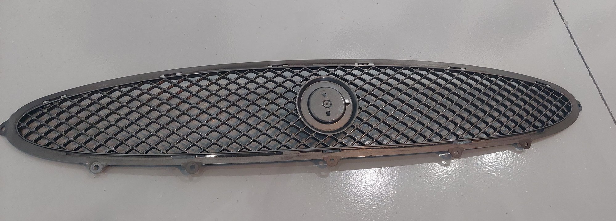 Exterior Body Parts - 2009 XK grille - Used - All Years  All Models - Richmond, IN 47374, United States
