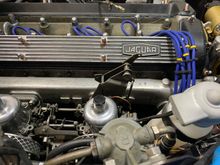 Linkage fitted to front carb, only way round it will fit and leaving the "S" shaped rod directly over the throttle link