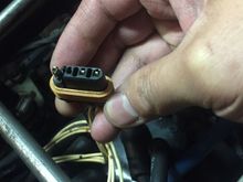 Where can I purchase new connectors for these, to redo them. Don't know if that broken piece at the end is affecting connection. 