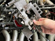 What I believe to be the throttle cable 