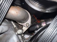 leaking from this joint - the hose on the left side is the culprit.