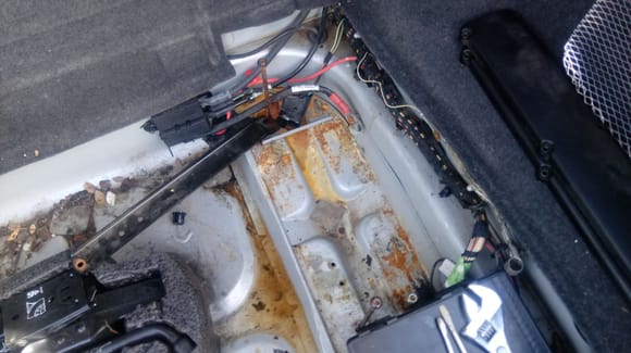 Battery was destroyed becuse of leak