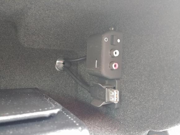 Stereo left/right split plus a USB dongle - what are these for?