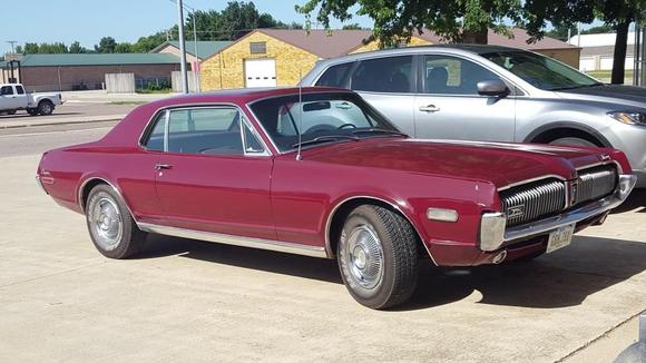 ^ Pretty much all original '68 Cougar, 302 cu in.