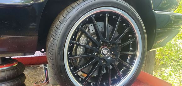 Behind the wheel, 19“ Coventry Whitley 