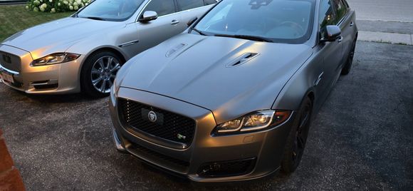 2019 R575, background 2016 XJL 3.0 Portfolio