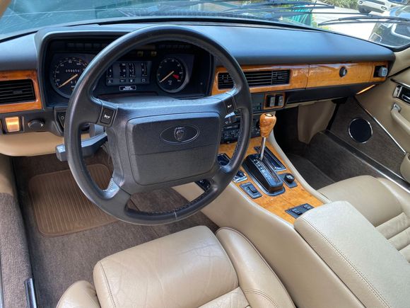 Original leather shift knob was retained