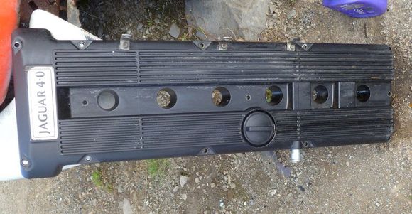 94MY cam cover, 13 hold downs and oil filler on cover