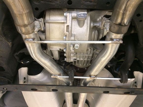 Better view of the connection and braces