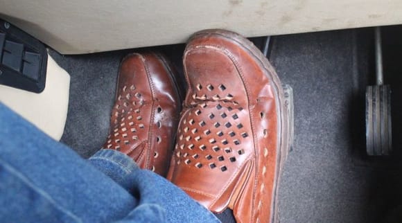 If you don't keep the toe of your Shoe in the space between the pedals and knee pad, then sometimes this happens!
Which would not be good in an emergency braking situation.