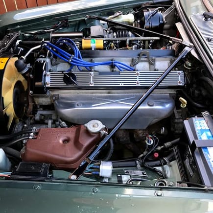 1983 Jaguar 4.2L Series 3 Engine and Engine Bay starting to look Presentable again