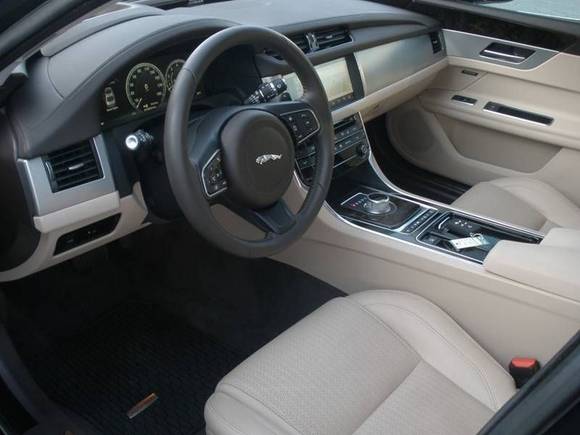 Spotless, tech loaded interior