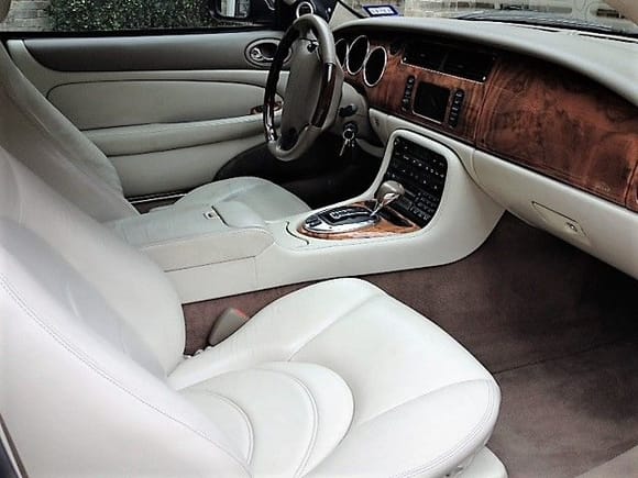 2005 XKR Coupe - Ivory Interior