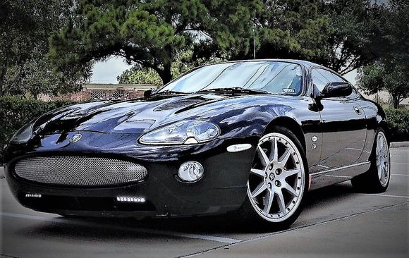 2005 Jaguar XKR Coupe   -   Ebony/Ivory
20" BBS "Montreal" Wheels   -   Philips DTRL