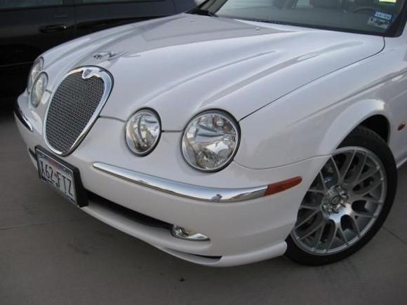 A nice shot of the grille and wheel/tire package I installed. Wish TX didn't require a front licence plate...