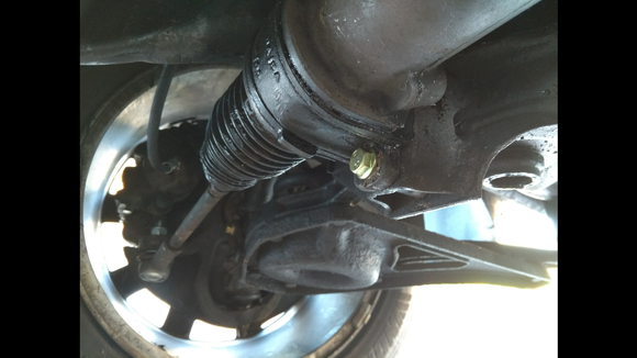 Steering rack jaguar x308. Gold colour bolt is a replacement. 