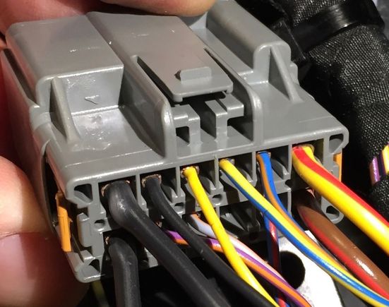 power plug of X351 seat. Yellow/red and brown/red wires are 