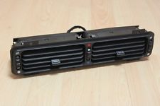 Dash vent with 3 wheels