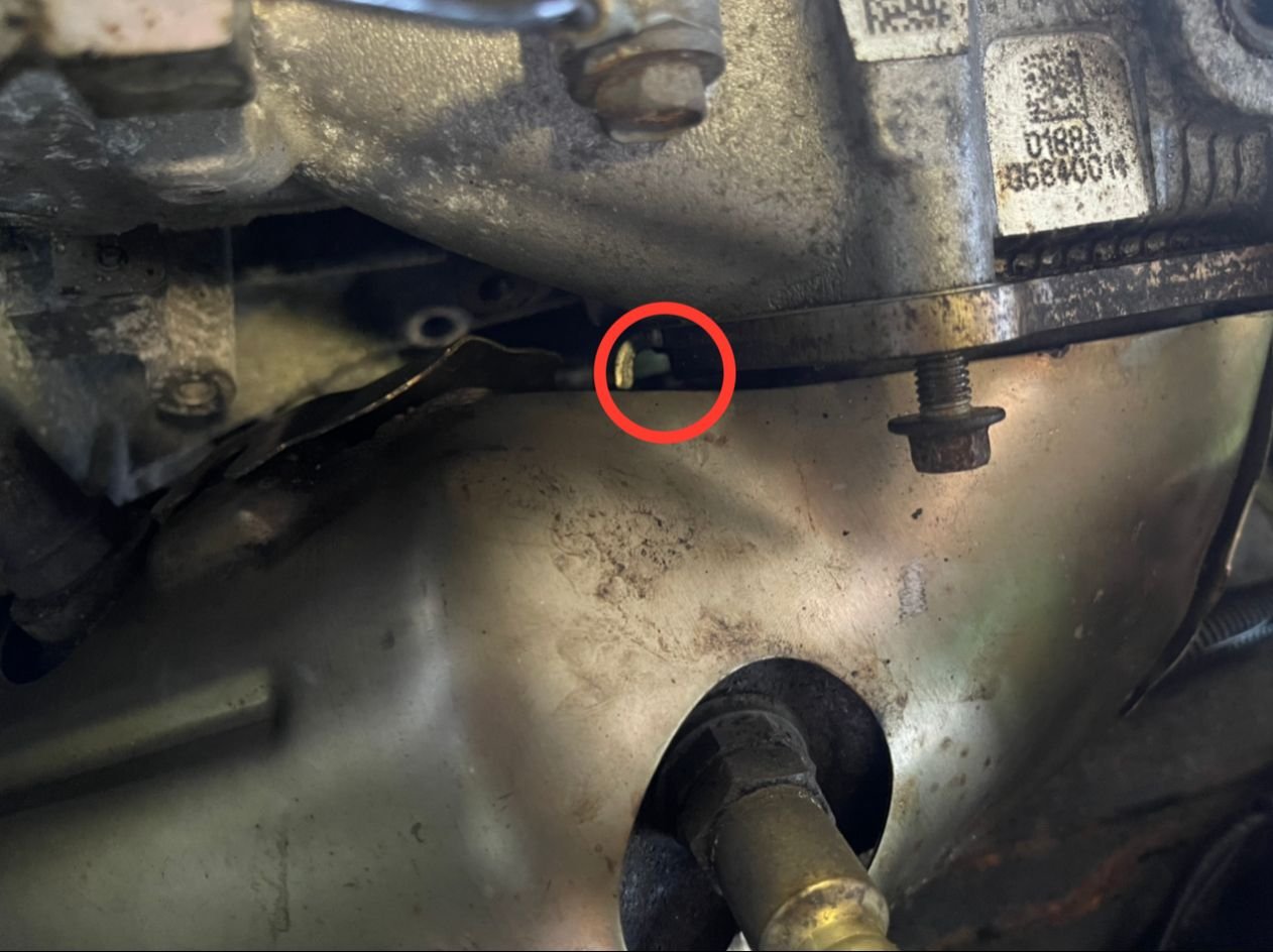 Penstar 3.6 lower exhaust manifold bolt access issue