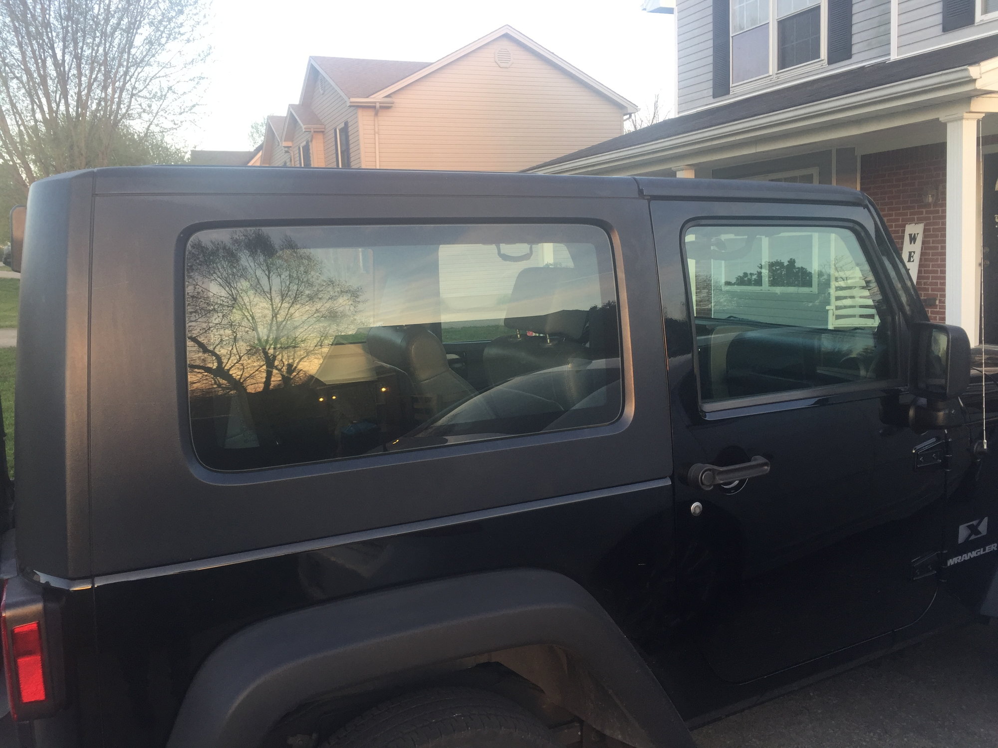 Exterior Body Parts - Hardtop (3 piece Freedom top) from a 2009 2 door JK - Used - 2007 to 2018 Jeep Wrangler - Lawrenceburg, KY 40342, United States