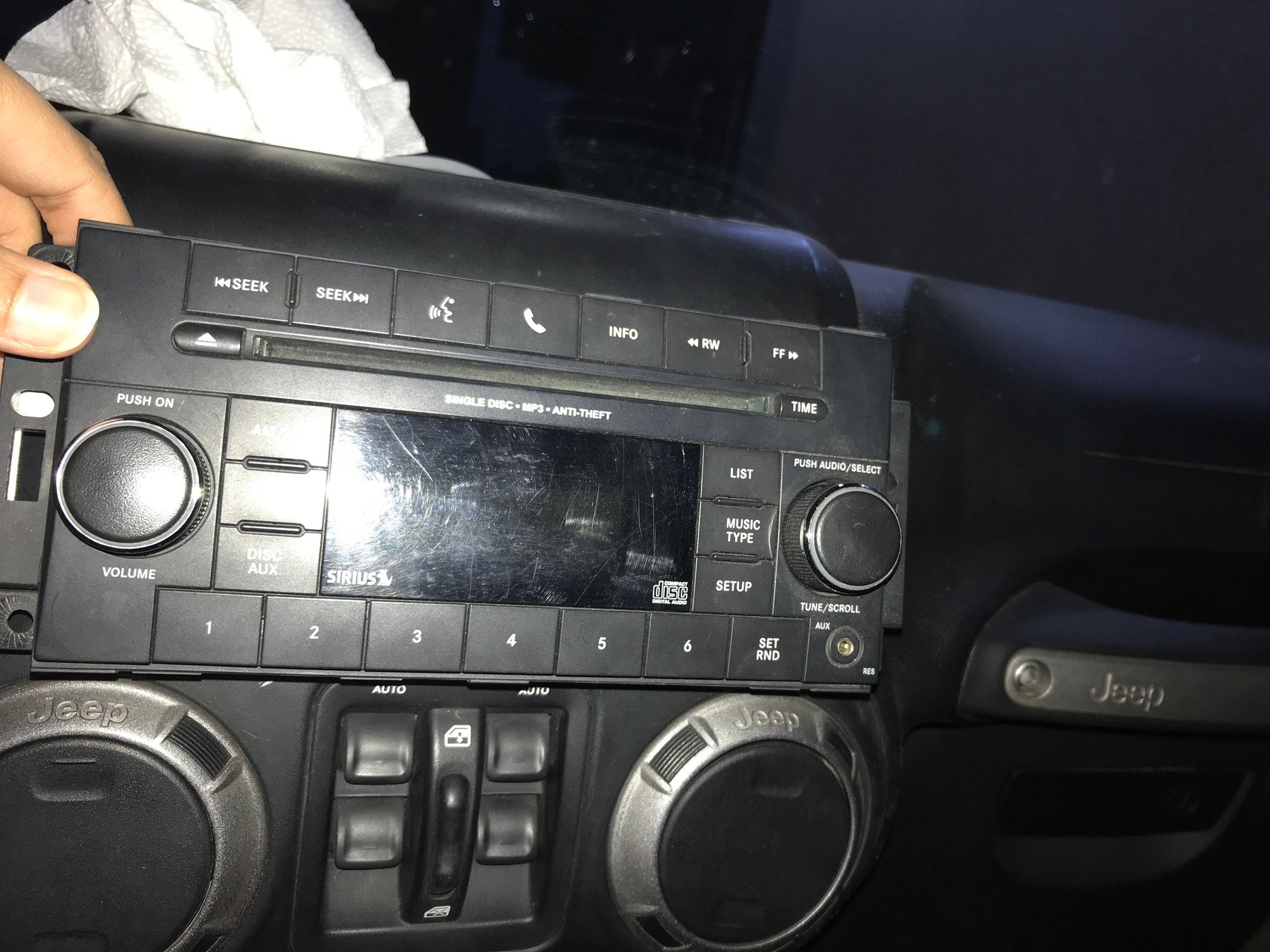 How to Fix a Car Radio That Won't Turn Off