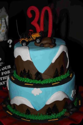 Jeep Cake from Girly Gatherings.