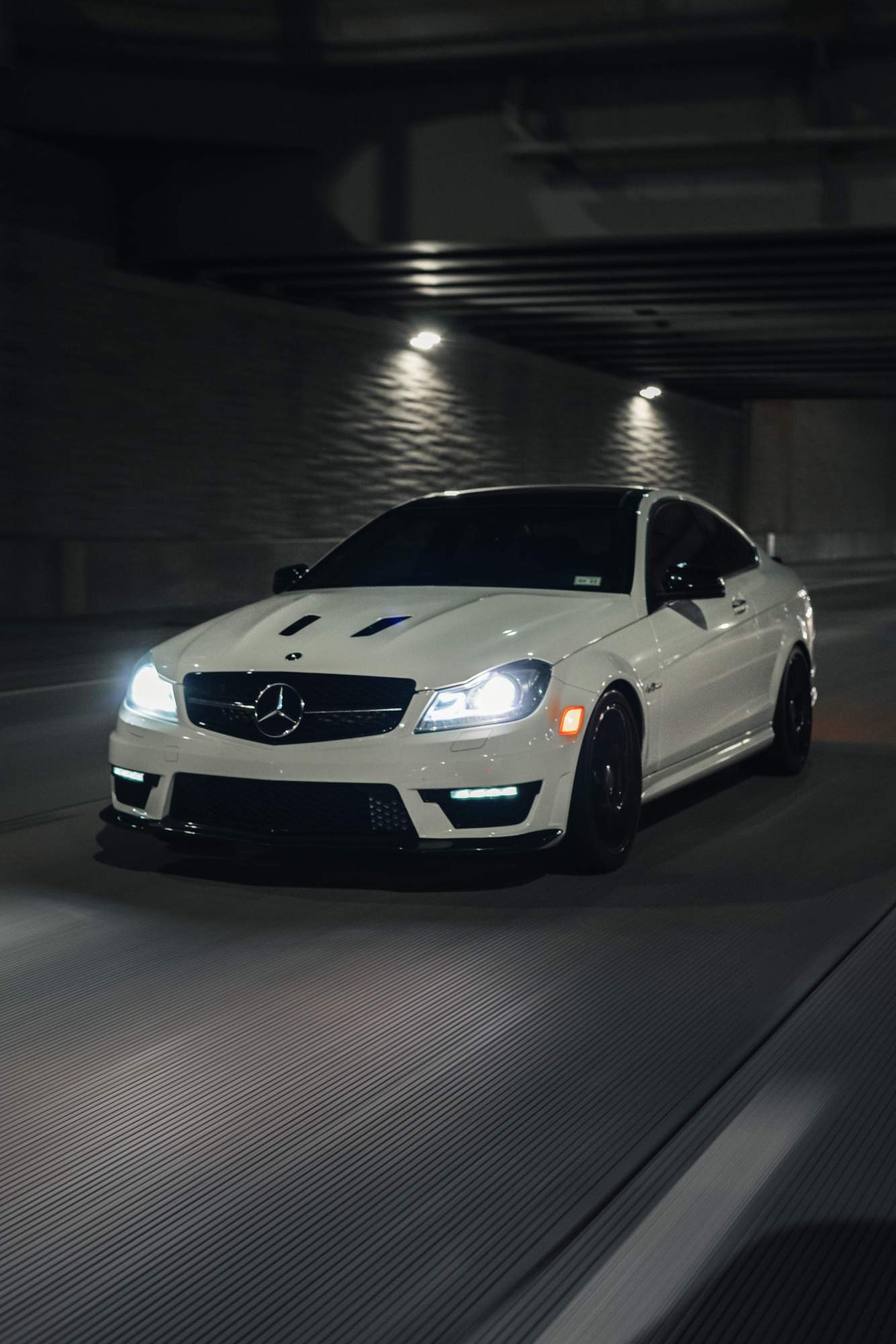 2014 Mercedes-Benz C63 AMG - FIRE BREATHING C63 507 FOR SALE - Used - VIN WDDGJ7HB5EG314242 - 85,000 Miles - 8 cyl - 2WD - Automatic - Coupe - White - Chicago, IL 60604, United States