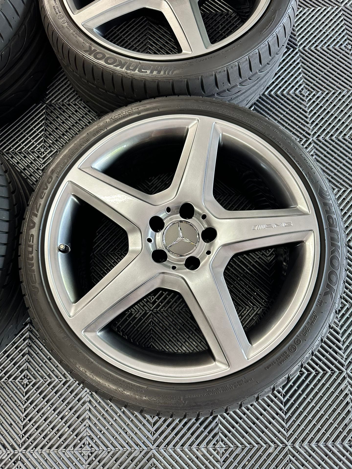 Wheels and Tires/Axles - Mercedes Benz OEM 19" W219 CLS55 CLS63 AMG Wheels with Tires - Used - All Years Mercedes-Benz E-Class - All Years Mercedes-Benz CLS-Class - Glendale Heights, IL 60139, United States