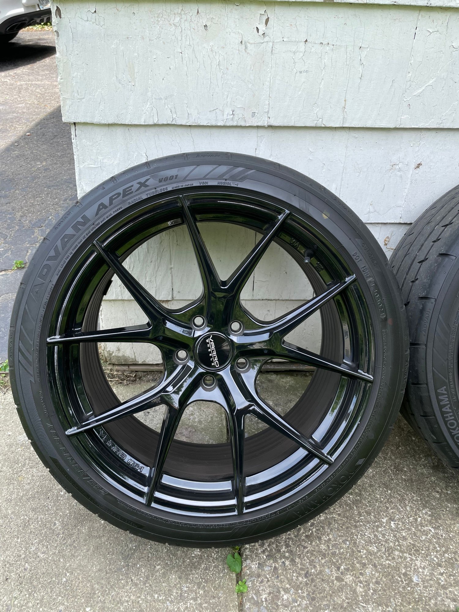 Wheels and Tires/Axles - 5x112 Varro 19x8.5 19x9.5 Staggered Gloss Black With Like New Yokohama Apex Tires - Used - 2017 to 2023 Mercedes-Benz C43 AMG - Elmira, NY 14905, United States