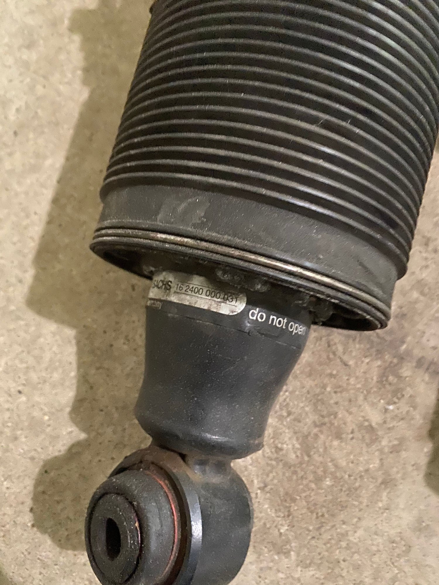 2005 Mercedes-Benz SL55 AMG - Set of 4 Used OEM AMG Air Struts Suspension - Steering/Suspension - $700 - Vienna, VA 22182, United States