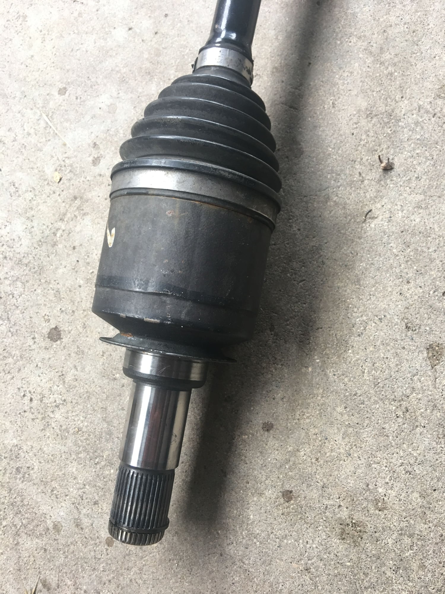 Drivetrain - Front axle drive shaft: 164 body type 164 330 23 01 - Used - San Diego, CA 92125, United States