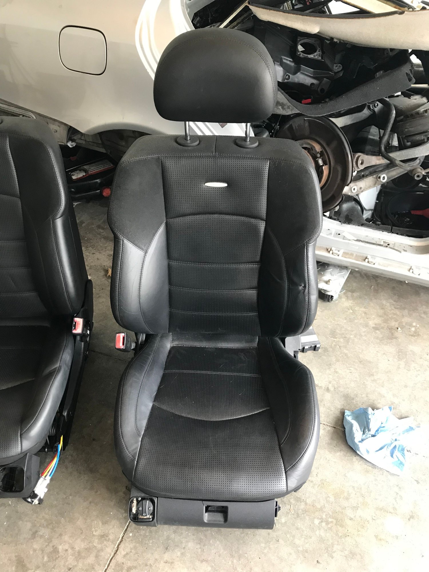 Interior/Upholstery - Mercedes AMG E63 Front Seats Set Black Suede 07 08 09 - Used - 2007 to 2009 Mercedes-Benz E63 AMG - Cincinnati, OH 45211, United States