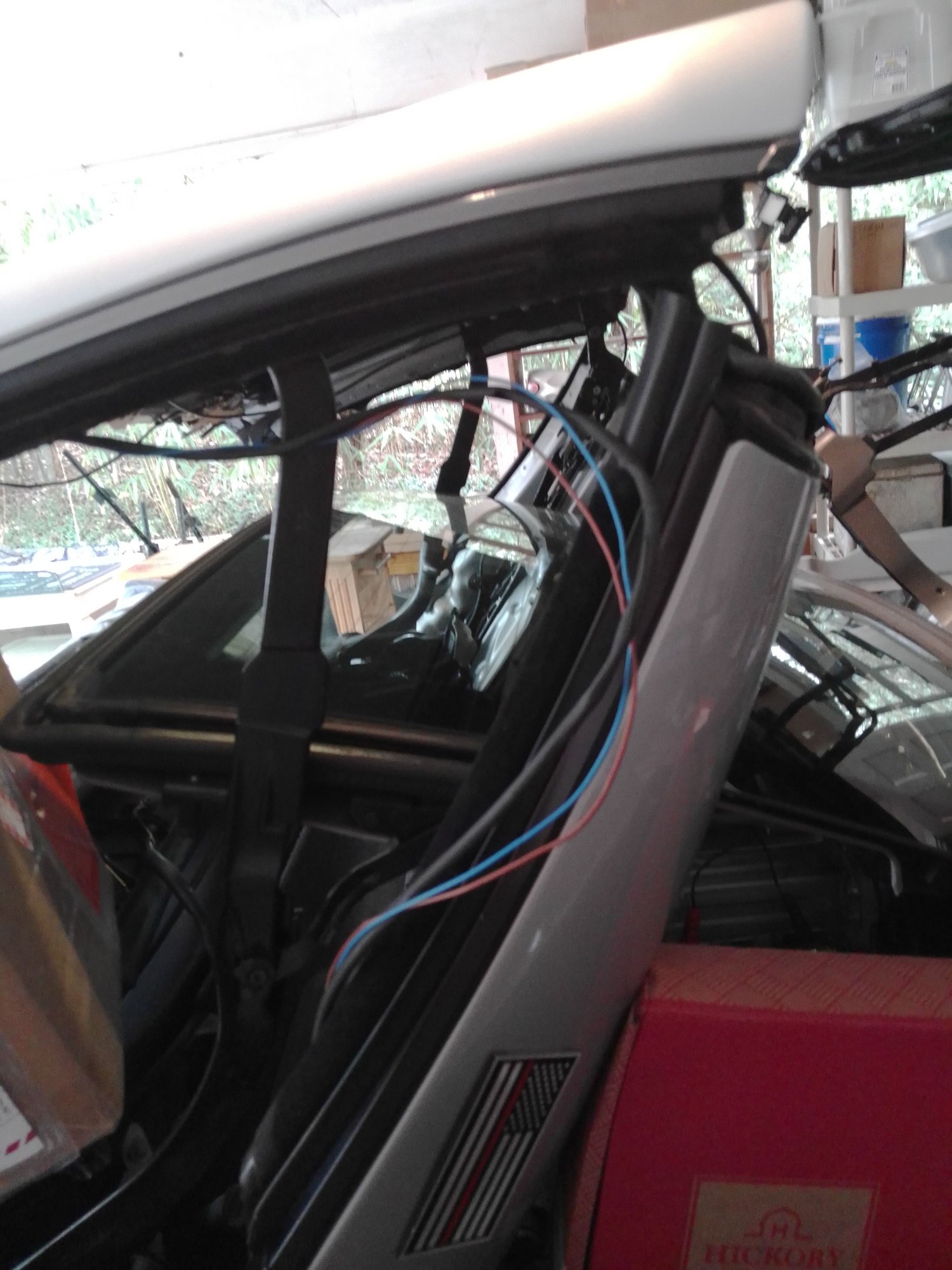 SL/R230 Roof opens until trunk lid straight up windows 1 3rd open B1010